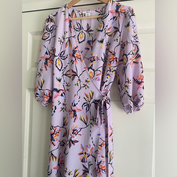 BAR III Maxi Wrap Summer Dress with 3/4 Sleeves in Lilac Floral Print - Picture 3 of 6